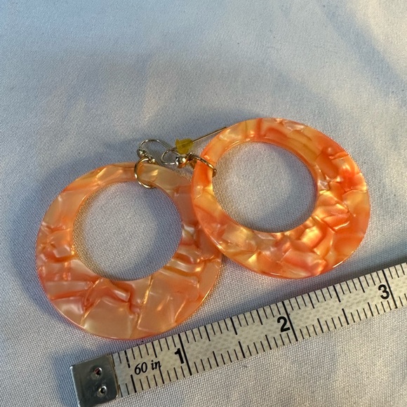 Orange open center hoop earrings - Picture 3 of 4